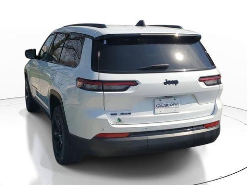 Bright White Clearcoat 2023 Jeep Grand Cherokee L Laredo