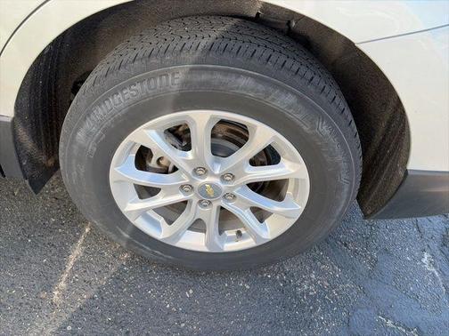 Silver Ice Metallic 2021 Chevrolet Equinox 1LT