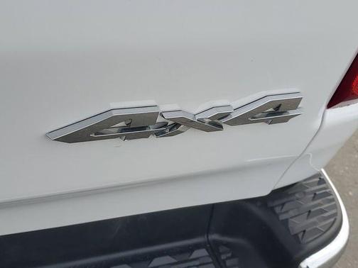 Bright White Clearcoat 2022 RAM 1500 Big Horn