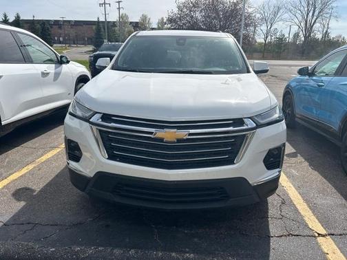 2022 Chevrolet Traverse LT Cloth