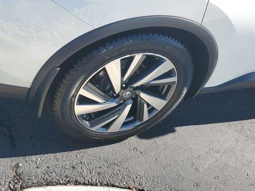 Pearl White 2018 Nissan Murano SL