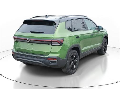 2025 Volkswagen Taos 1.5T SE Black