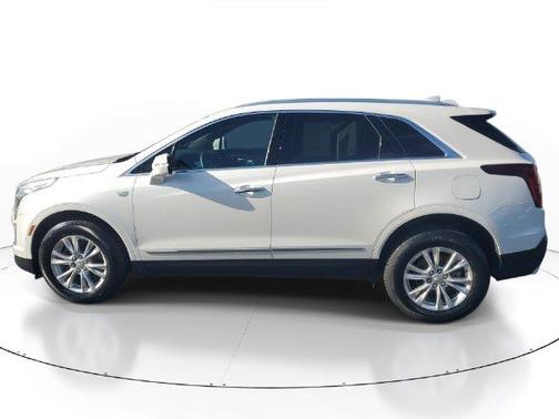 Crystal White Tri-Coat 2024 Cadillac XT5 Luxury