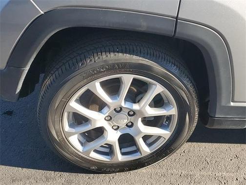 2023 Jeep Compass Latitude Lux