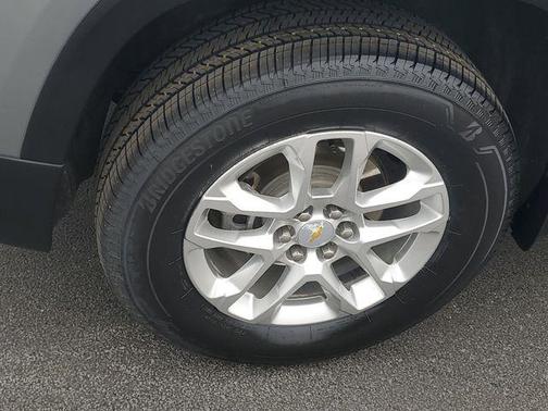 Sterling Gray Metallic 2023 Chevrolet Traverse LS