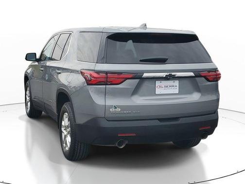 Sterling Gray Metallic 2023 Chevrolet Traverse LS