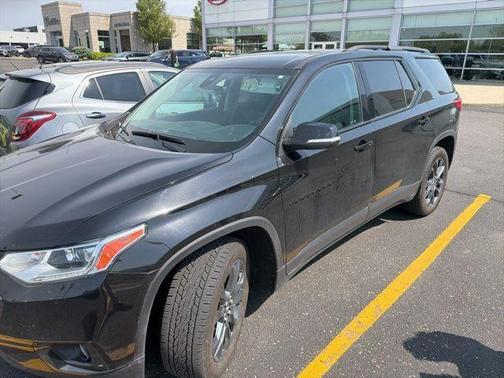 Mosaic Black Metallic 2021 Chevrolet Traverse RS