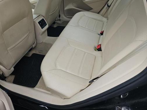 2013 Volkswagen Passat 2.5 SE