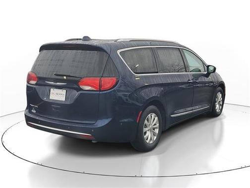 2019 Chrysler Pacifica Touring-L