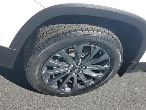 Summit White 2023 Chevrolet Traverse RS