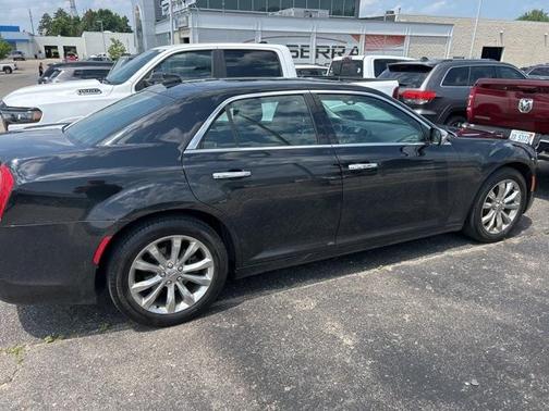 2016 Chrysler 300C
