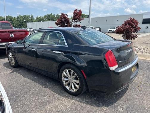 2016 Chrysler 300C