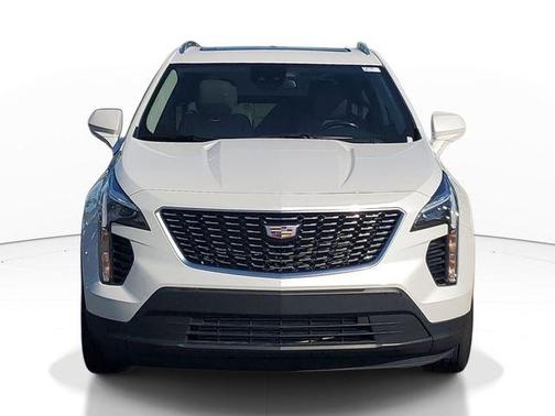 Crystal White Tri-Coat 2022 Cadillac XT4 Luxury