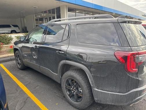 2023 GMC Acadia AT4