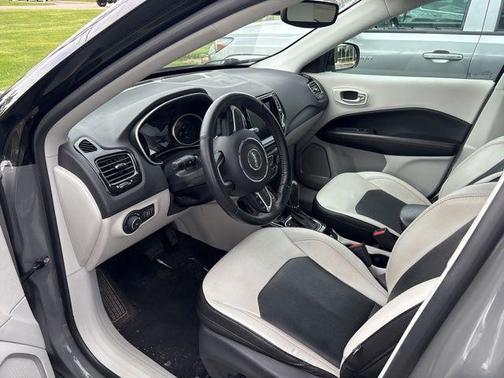 Sting Gray Clearcoat 2021 Jeep Compass Limited
