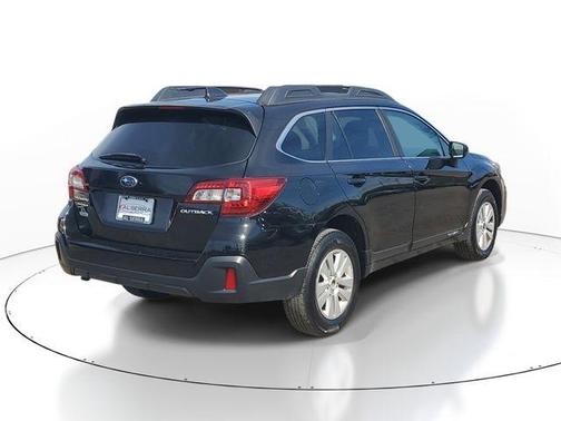 Crystal Black Silica 2019 Subaru Outback 2.5i Premium