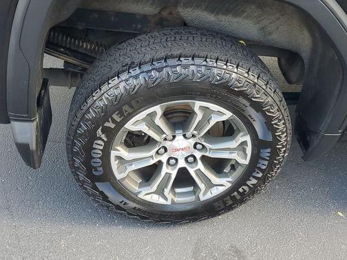 Onyx Black 2020 GMC Sierra 1500 SLE