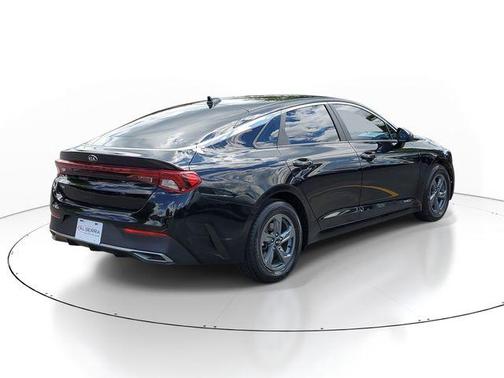 Ebony Black 2021 Kia K5 LX