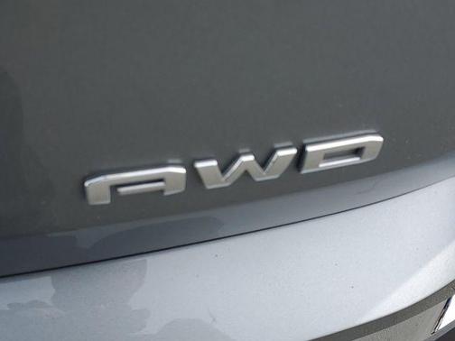 Sterling 2024 GMC Terrain SLT