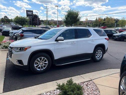 Summit White 2020 Chevrolet Traverse LT Cloth