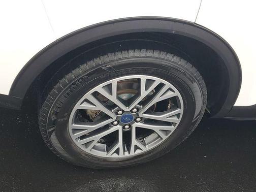 Oxford White 2020 Ford Escape SEL