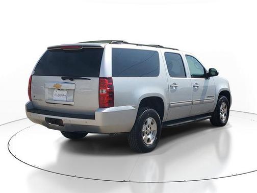Silver Ice Metallic 2014 Chevrolet Suburban 1500 LT