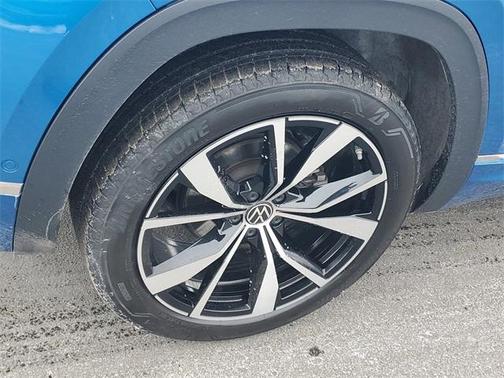 2024 Volkswagen Atlas Cross Sport 2.0T SEL Premium R-Line