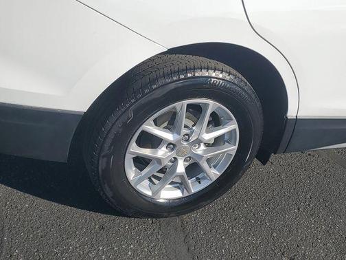 Summit White 2023 Chevrolet Equinox 1LT
