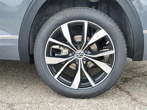 2025 Volkswagen Atlas 2.0T SEL Premium R-Line