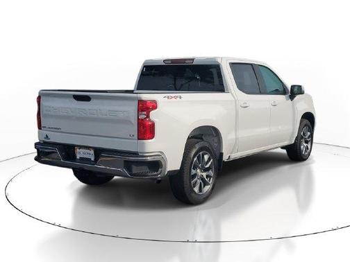 Summit White 2026 Chevrolet Silverado 1500 LT