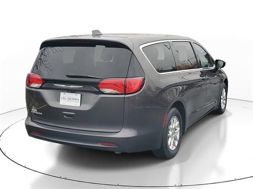 2020 Chrysler Voyager LX