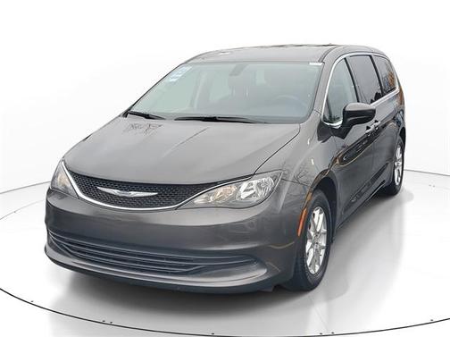 2020 Chrysler Voyager LX