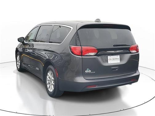 2020 Chrysler Voyager LX