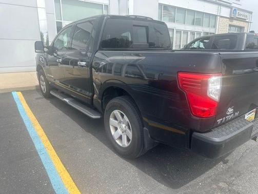 Black 2017 Nissan Titan SL