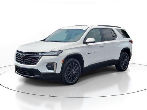 Summit White 2023 Chevrolet Traverse RS