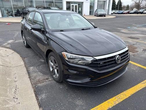 Deep Black Pearl Effect 2020 Volkswagen Jetta 1.4T R-Line