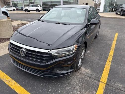Deep Black Pearl Effect 2020 Volkswagen Jetta 1.4T R-Line