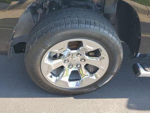 Black Forest Green Pearlcoat 2019 RAM 1500 Big Horn