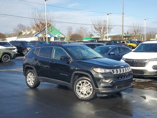 Diamond Black 2022 Jeep Compass Latitude Lux