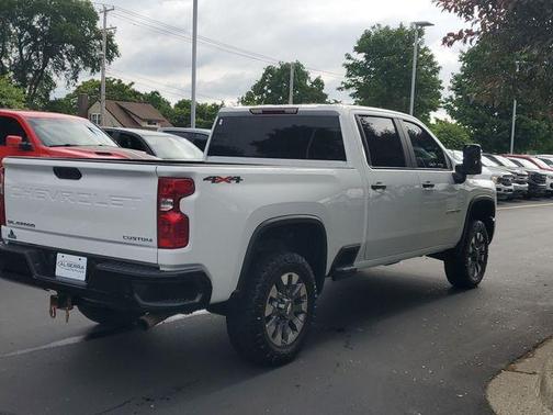 Summit White 2024 Chevrolet Silverado 2500 Custom