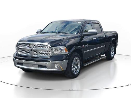 Brilliant Black Crystal Pearlcoat 2017 RAM 1500 Laramie