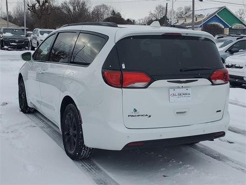 2020 Chrysler Pacifica Launch Edition
