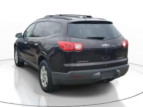 Dark Cherry Metallic 2009 Chevrolet Traverse LT