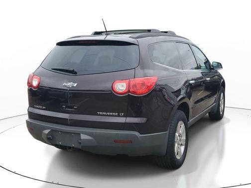 Dark Cherry Metallic 2009 Chevrolet Traverse LT