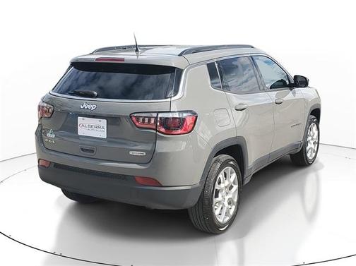 2023 Jeep Compass Latitude Lux