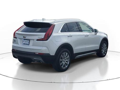 Crystal White Tri-Coat 2021 Cadillac XT4 Premium Luxury