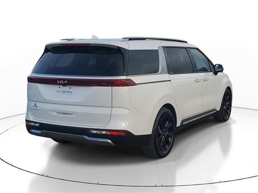 2023 Kia Carnival SX