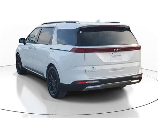 2023 Kia Carnival SX