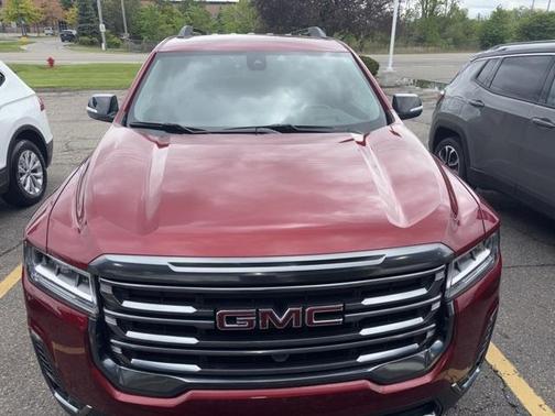 2023 GMC Acadia AT4