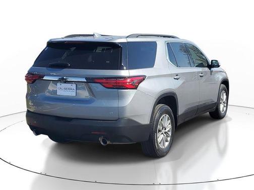 Sterling Gray Metallic 2023 Chevrolet Traverse LT Cloth